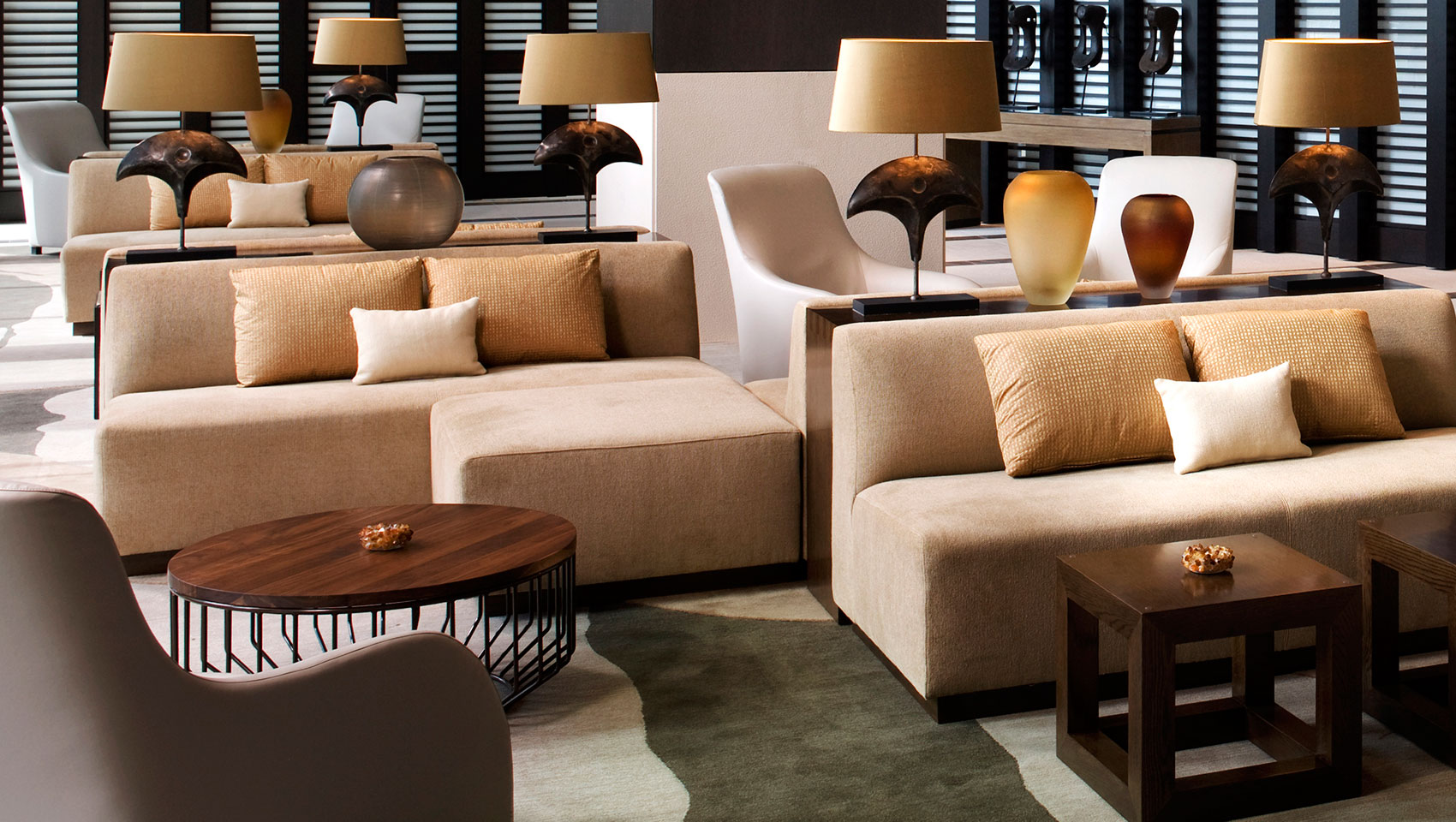 Marriott Hotels & Suites lobby space