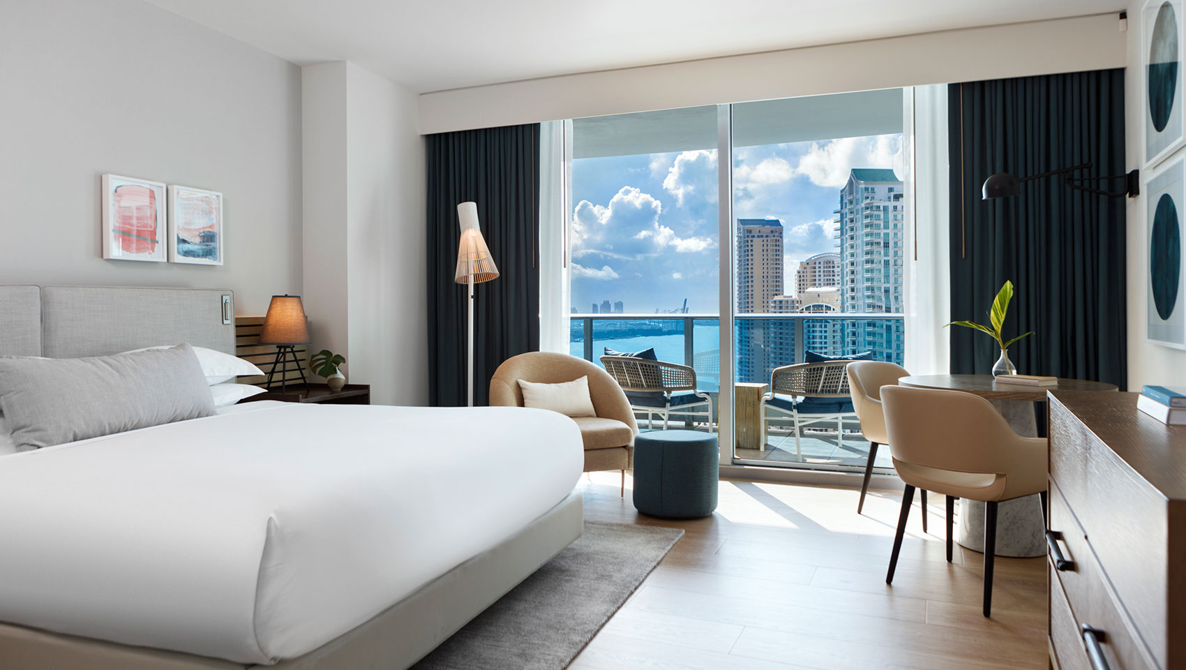 Marriott Hotels & Suites guest room